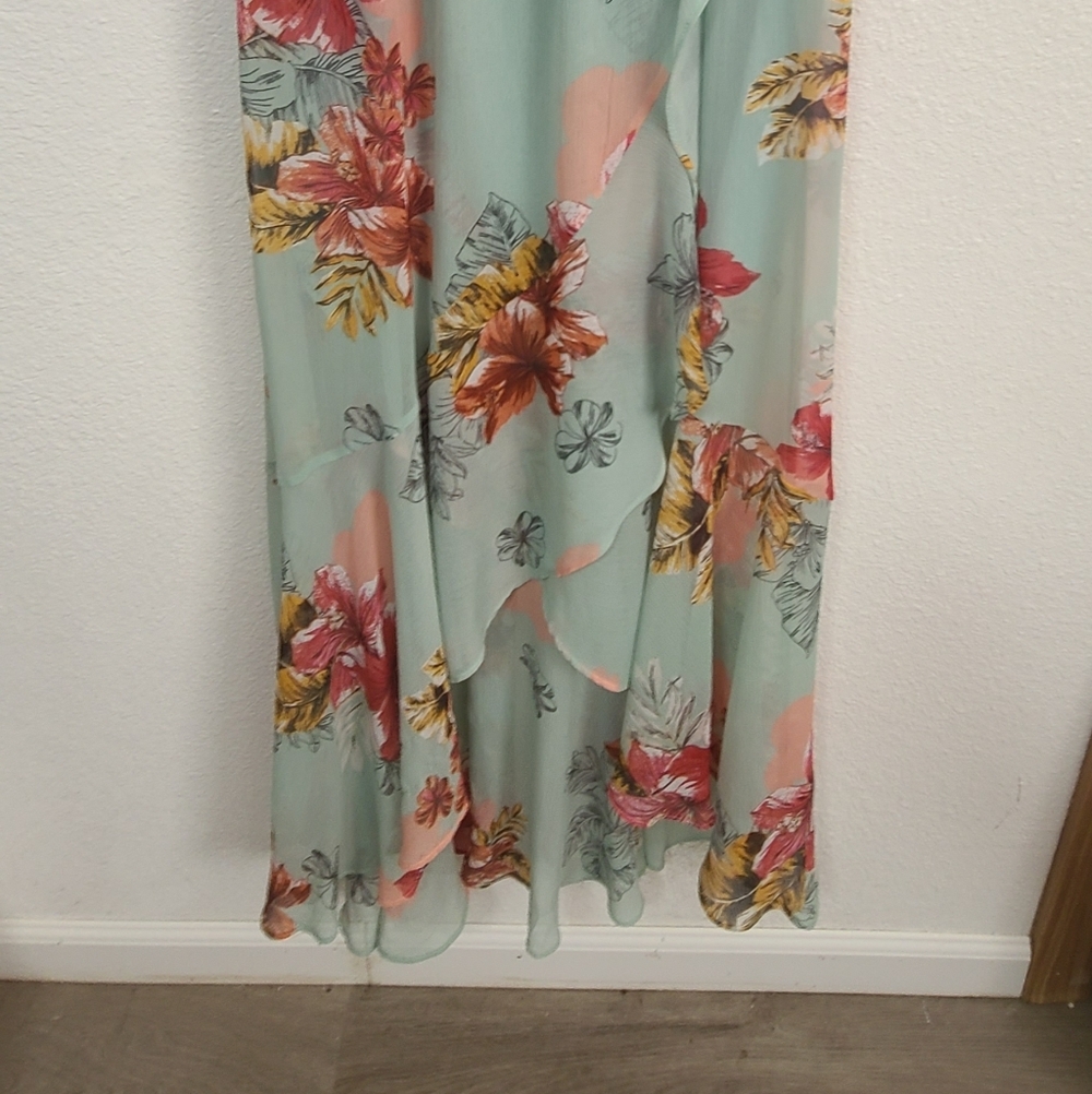 Express Mint Green Floral Blouse with Ruffle Trim - Picture 3 of 8
